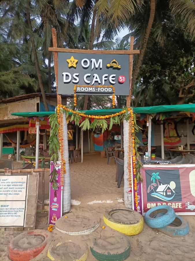 Om D S Cafe 51 & Beach Stay Gokarna  Eksteriør billede