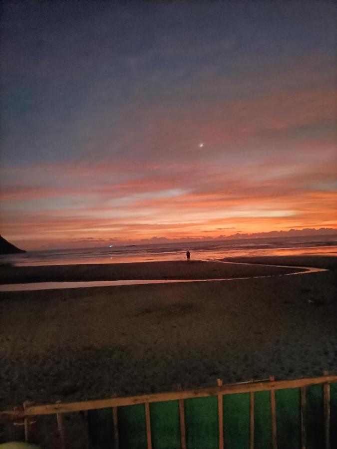 Om D S Cafe 51 & Beach Stay Gokarna  Eksteriør billede