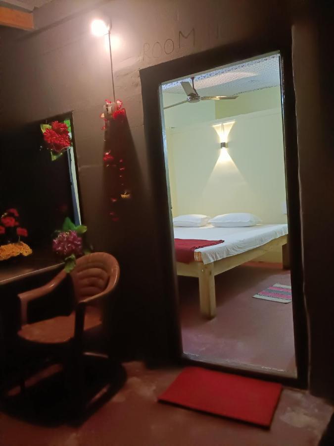 Om D S Cafe 51 & Beach Stay Gokarna  Eksteriør billede
