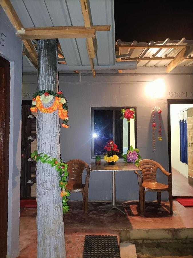 Om D S Cafe 51 & Beach Stay Gokarna  Eksteriør billede