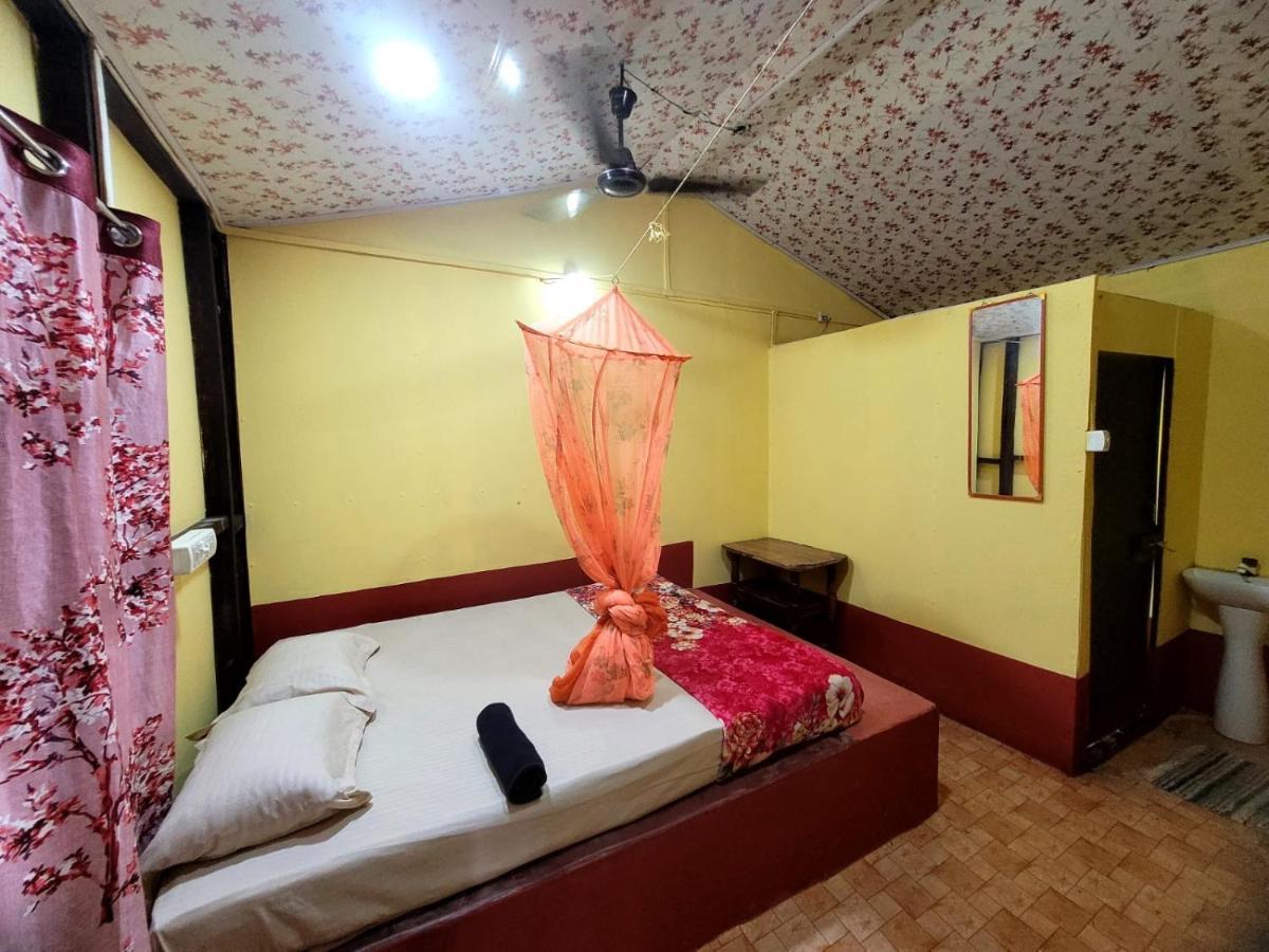 Om D S Cafe 51 & Beach Stay Gokarna  Eksteriør billede