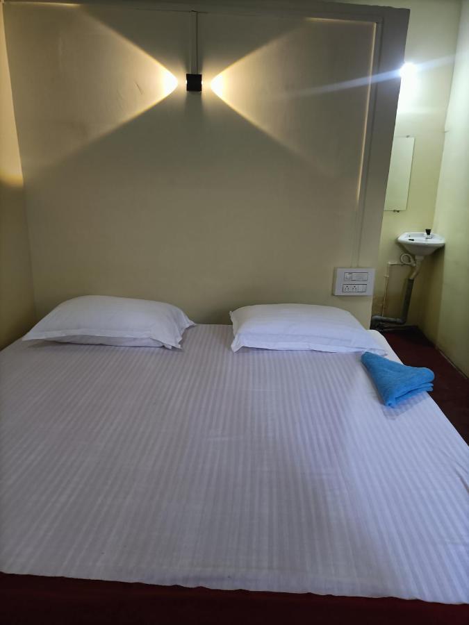 Om D S Cafe 51 & Beach Stay Gokarna  Eksteriør billede