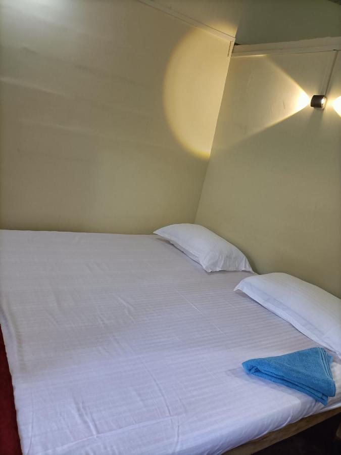 Om D S Cafe 51 & Beach Stay Gokarna  Eksteriør billede