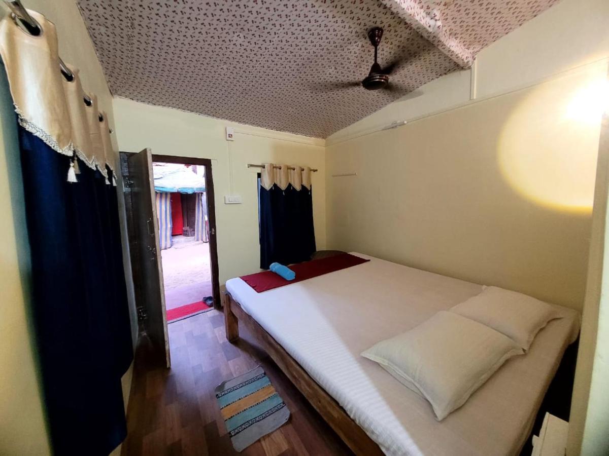 Om D S Cafe 51 & Beach Stay Gokarna  Eksteriør billede