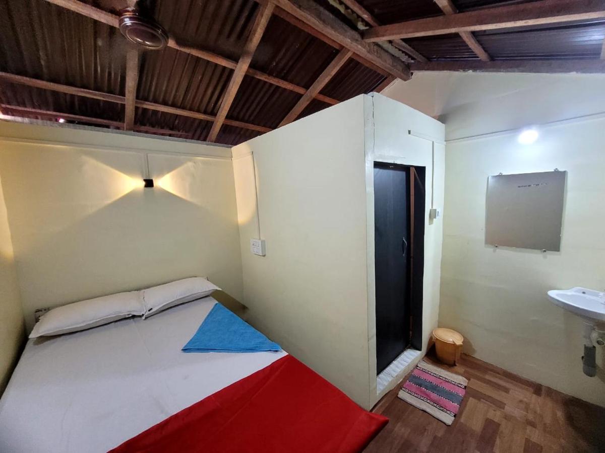 Om D S Cafe 51 & Beach Stay Gokarna  Eksteriør billede