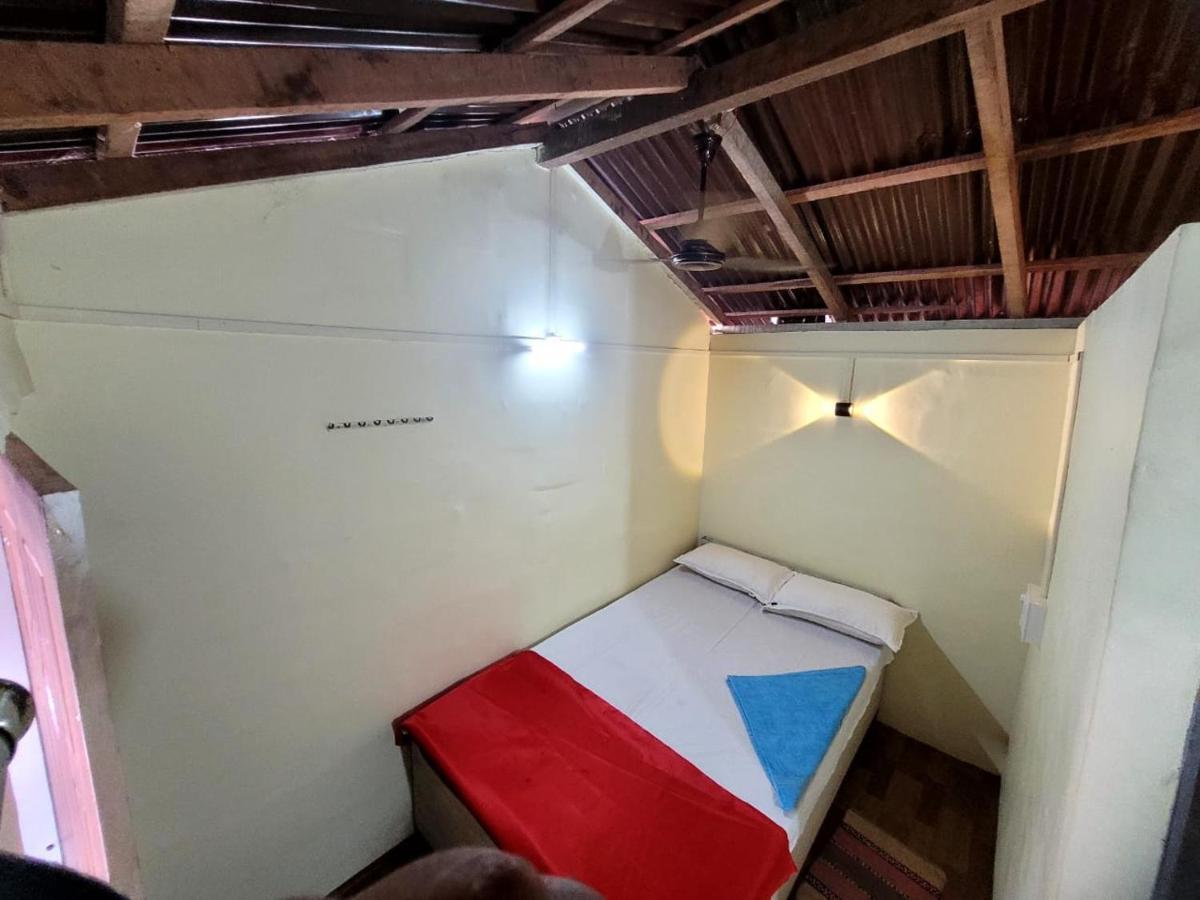 Om D S Cafe 51 & Beach Stay Gokarna  Eksteriør billede