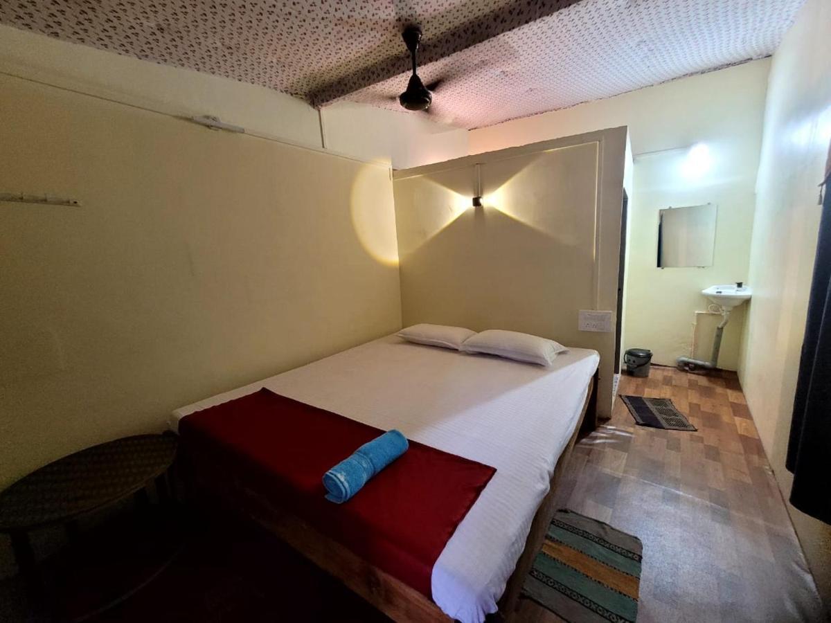 Om D S Cafe 51 & Beach Stay Gokarna  Eksteriør billede