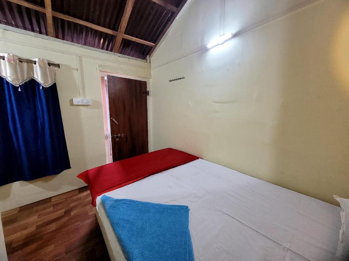 Om D S Cafe 51 & Beach Stay Gokarna  Eksteriør billede