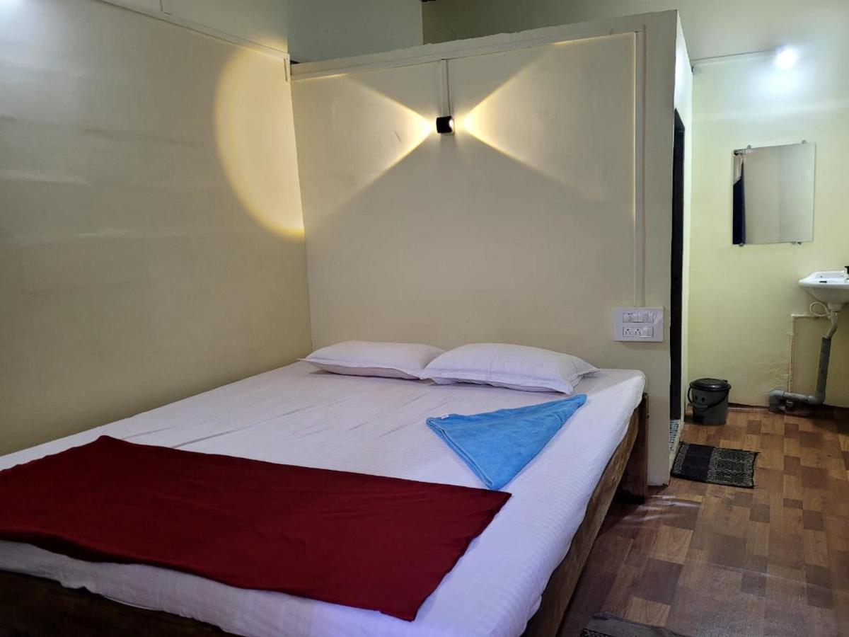 Om D S Cafe 51 & Beach Stay Gokarna  Eksteriør billede