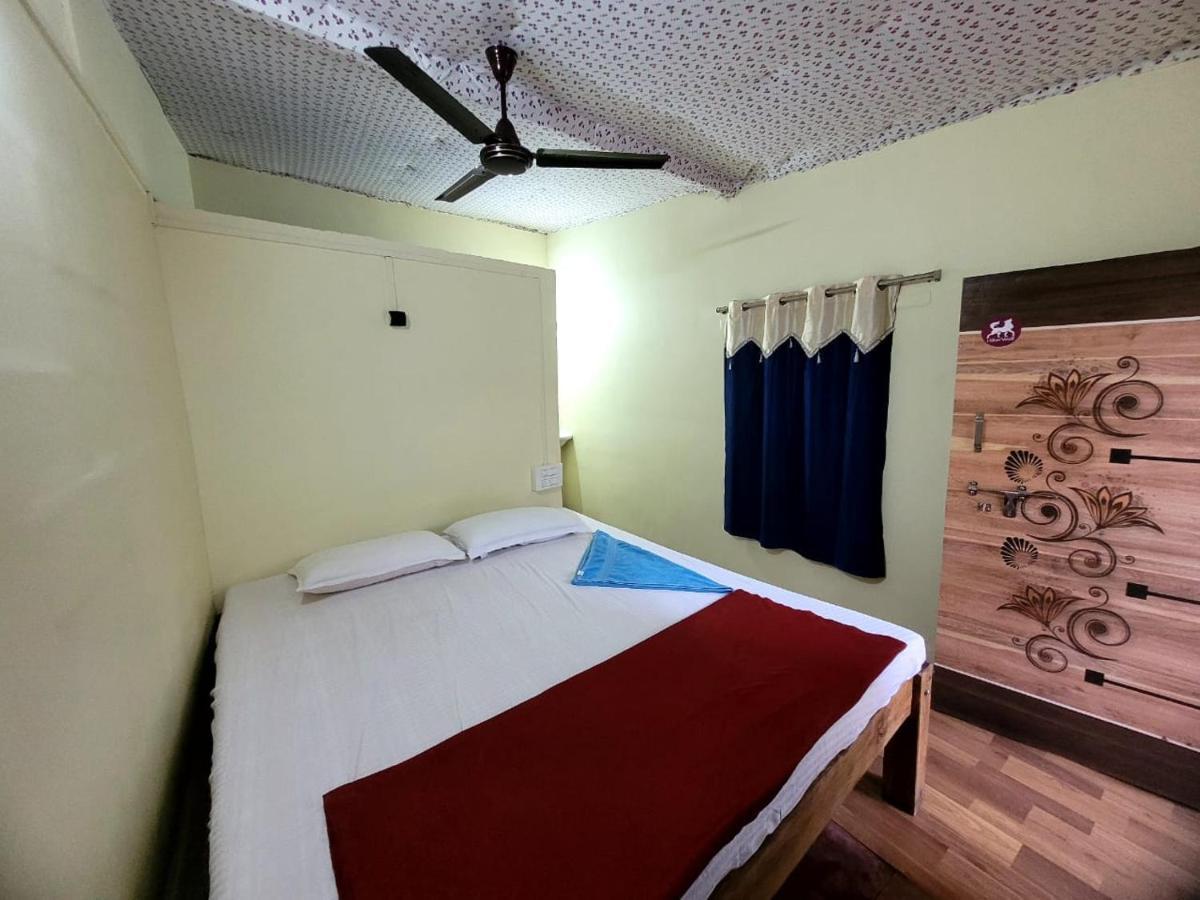 Om D S Cafe 51 & Beach Stay Gokarna  Eksteriør billede