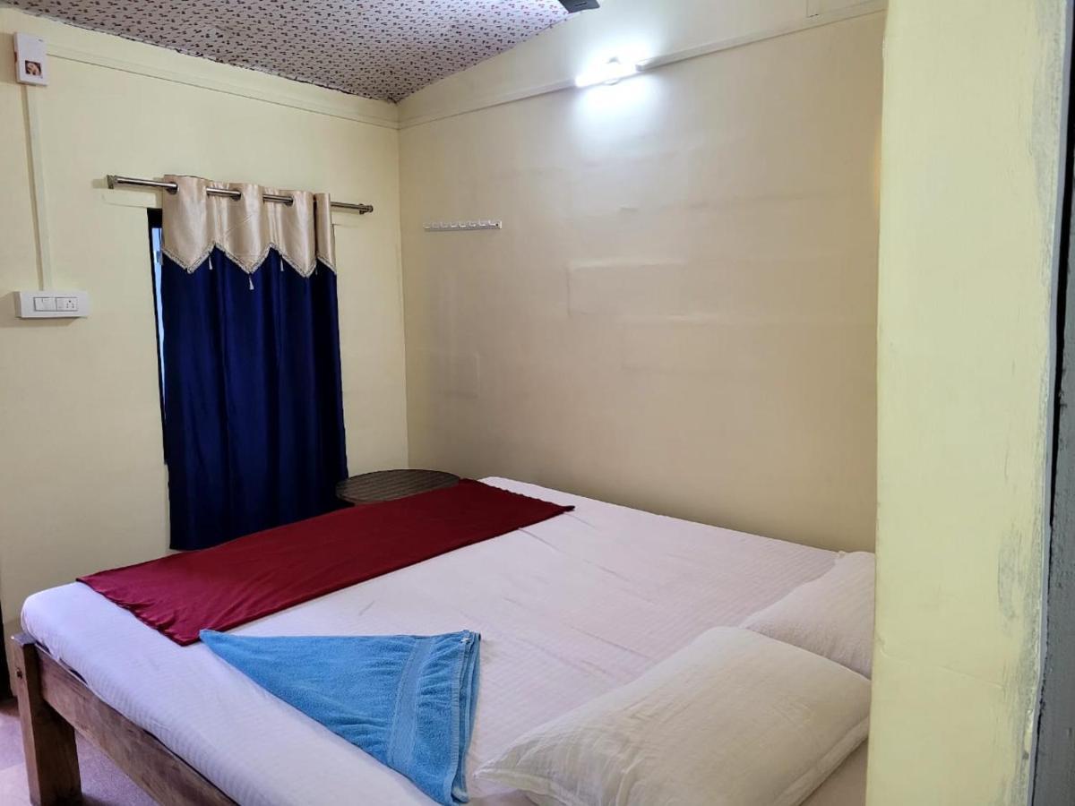 Om D S Cafe 51 & Beach Stay Gokarna  Eksteriør billede